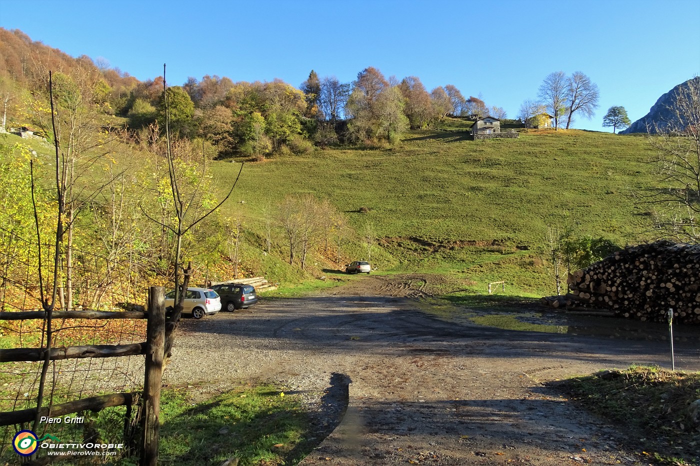 10 Parcheggio e partenza da Capo Foppa (1307 m).JPG